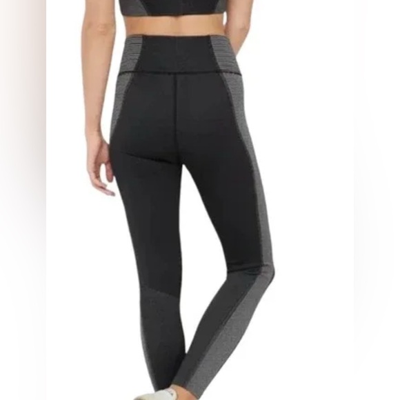 Offline by Aerie - Picture 2 of 11